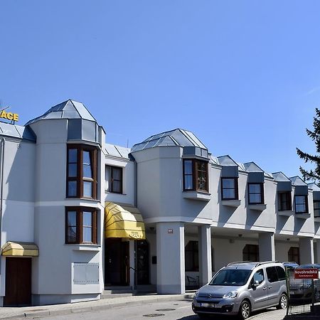 تشيسكي بوديوفيتسه Hotel Laguna المظهر الخارجي الصورة