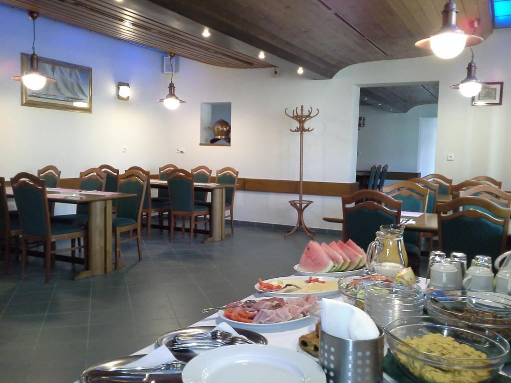 تشيسكي بوديوفيتسه Hotel Laguna المظهر الخارجي الصورة